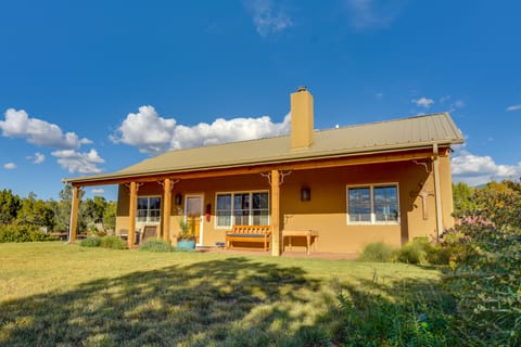 Santa Fe Vacation Rental | 2BR | 2BA | 1,062 Sq Ft | Step-Free Access
