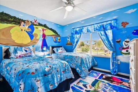 Twin Disney Theme Room, pillow top mattress. HD LED TV 32 inch.