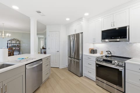 1905 South Beach Club - Kitchen