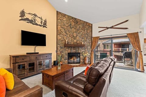 Living Area - Park Place 304C - Breckenridge Vacation Rental
