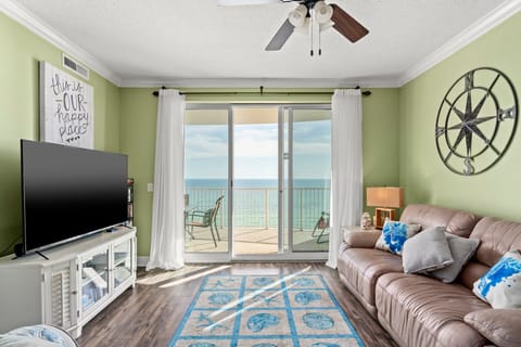 Gulf Front Living Area with Sleeper Sofa