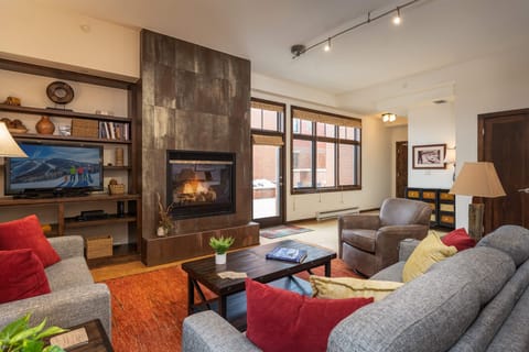 Welcome to Howelsen Place B211