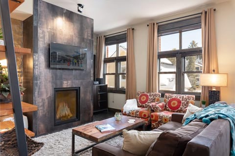 Welcome to Base Village Loft 113, a luxe three bedroom townhome just steps from the slopes