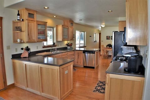 Fully Stocked Kitchen