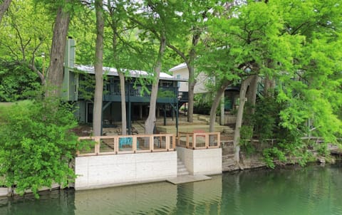 Riverside Roost - NB Guadalupe River