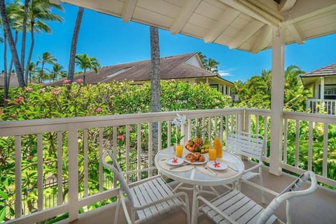 Regency 220 - Dine Alfresco and Enjoy the Tropical Blooms