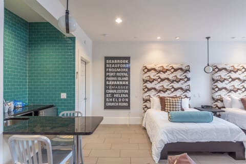 Greyhound Flat | Premium bedding, individually decorated, individually furnished