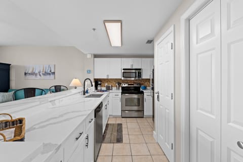 Full Kitchen with Bar Seating