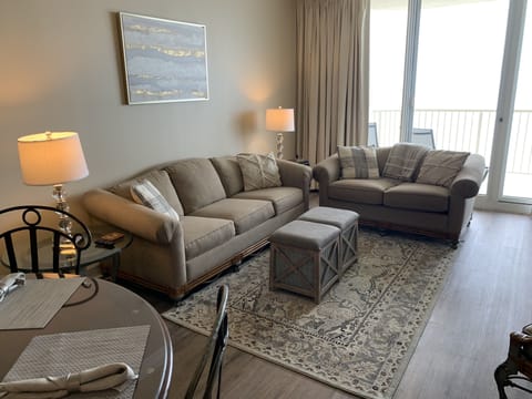 Ling Room with Sofa Bed