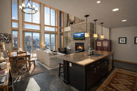 Open Living Space w/Floor to Ceiling Windows