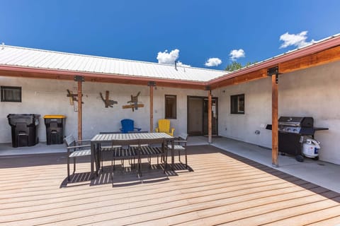 Entryway
•Back Patio
•Enter thru sliding glass doors