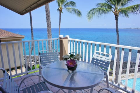 Great view of the ocean and pool area
