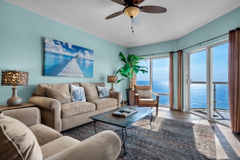 Living room overlooking Gulf with 55 inch TV 