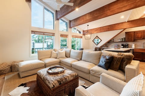 Spacious open floor plan with updated furnishings and beautiful views of Deer Valley