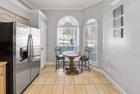 Sea-renity | Kitchen Sitting Area