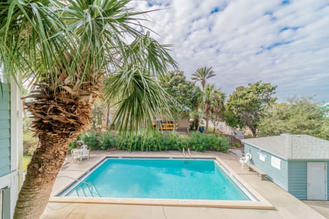 Inlet Sands 204 | Community Pool