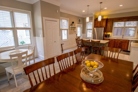 Main Level | Dining | Kitchen