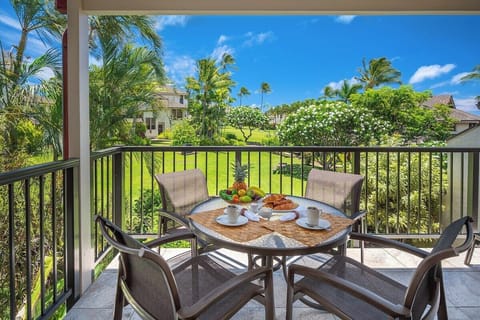 Kahala 422 - Enjoy breakfast or dinner alfresco