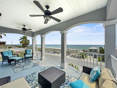 3rd Floor |Outdoor Sitting Area | Overlooking the Beach