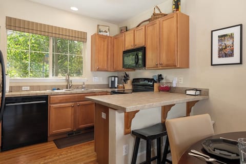 Fully stocked kitchen! Includes drip and Keurig coffee makers.