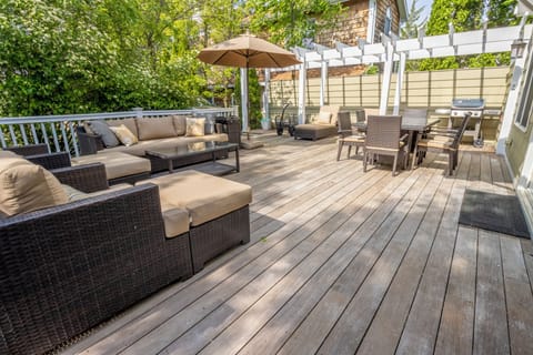 Outside Living | Deck with Grill