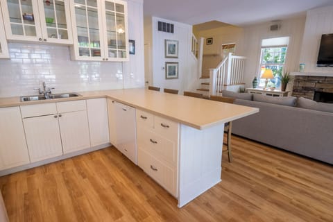 Main Level | Kitchen