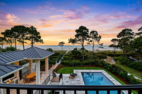 22 Sandhill Crane - Oceanfront Six Bedroom Home