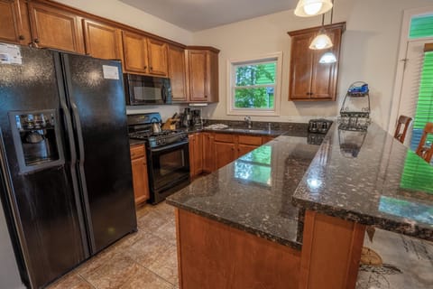 Main Level | Kitchen