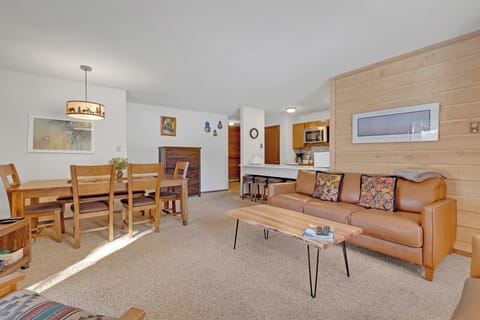 Living Room/Dining area