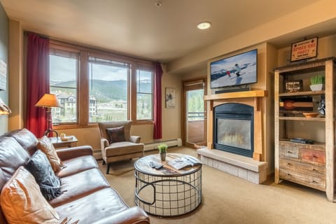 Freshly updated furnishings and decor at Zephyr Mountain Lodge 2413
