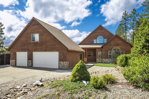 Evergreen Lodge. - Welcome to Evergreen Lodge w/Studio Apartment!