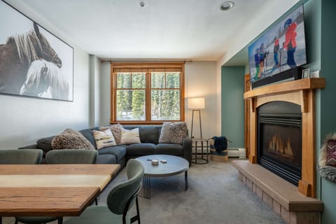 Welcome to Zephyr Mountain Lodge 1601