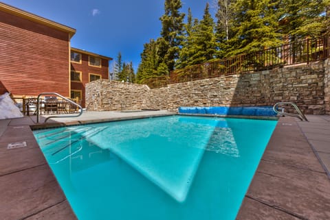 Communal Pool and Hot Tub at Black Bear Lodge