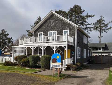 Managed by Bloomer Estates Vacation Rentals
