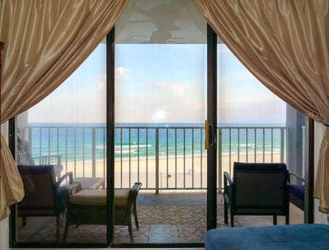 Living Room view of the Gulf!