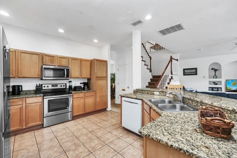 15-web-or-mls-203-birkdale-st