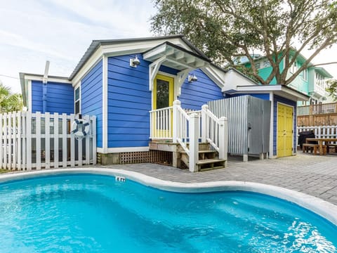 Welcome To Blue Crab Cottage - Private Pool, Prime Location!