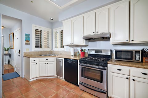 fully equipped kitchen