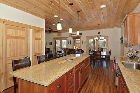 Main Level - Kitchen