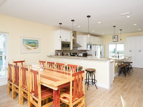 Grace - Dining table and bar