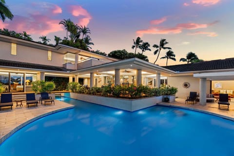 Luxury Private Home with Ocean Views, Saltwater Pool & Zoned A/C in Keauhou Estates