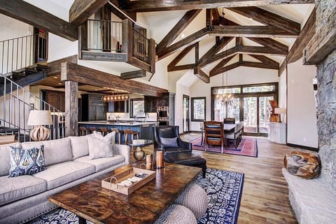 Living Area - Hawk's Hideaway - Breckenridge Vacation Rental