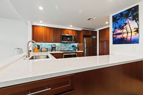 Fully-equipped and newly remodeled kitchen.