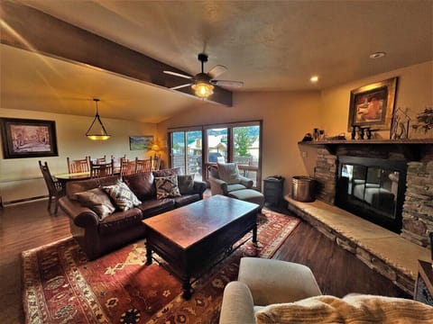 Living Room w/Fireplace