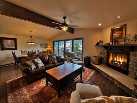 Living Room w/Fireplace