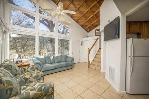 Cottage living room + TV