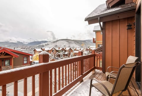 Main level deck with panoramic views of the Continental Divide