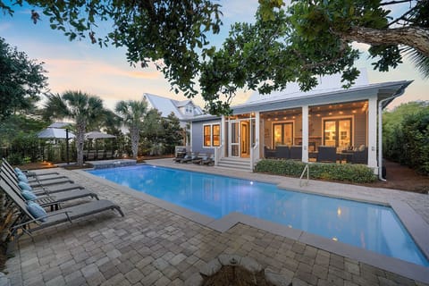 Gulf Dreams - Blue Mountain Beach - Back Exterior & Private Pool