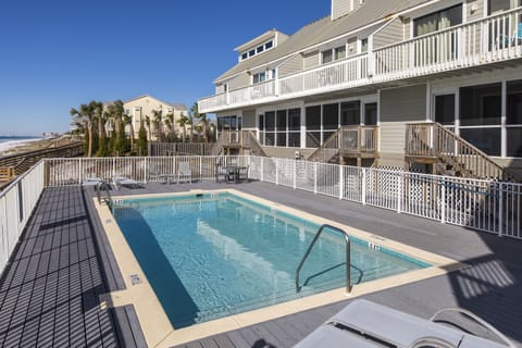 Gulf front pool!