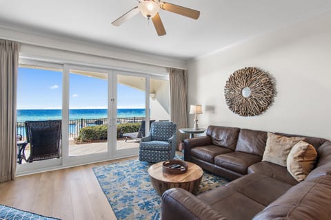 Adagio B102 - Welcome to Adagio B102. A 4 bedroom, 3 bath unit with a bonus bunk room.